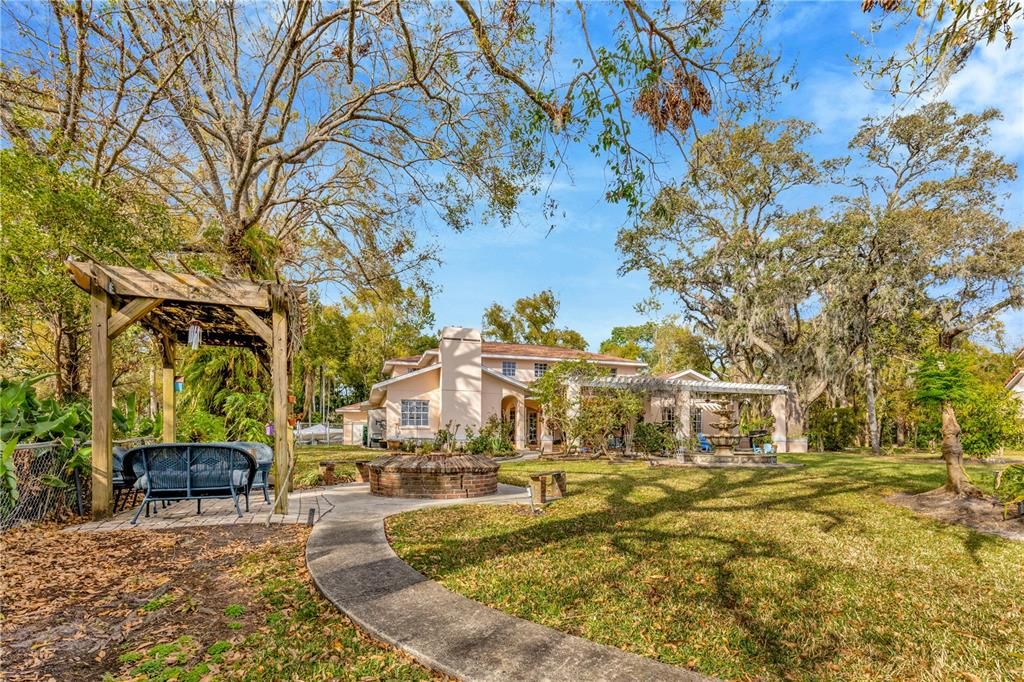 En Venta: $1,400,000 (5 camas, 3 baños, 3350 Pies cuadrados)