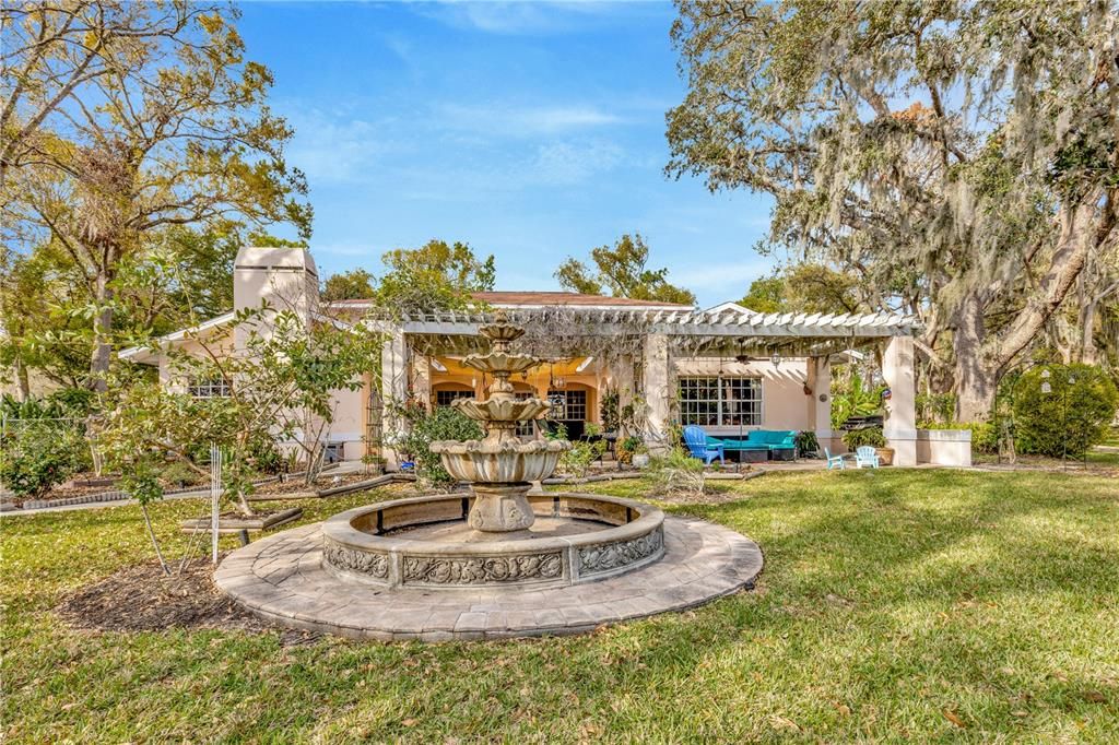 En Venta: $1,400,000 (5 camas, 3 baños, 3350 Pies cuadrados)