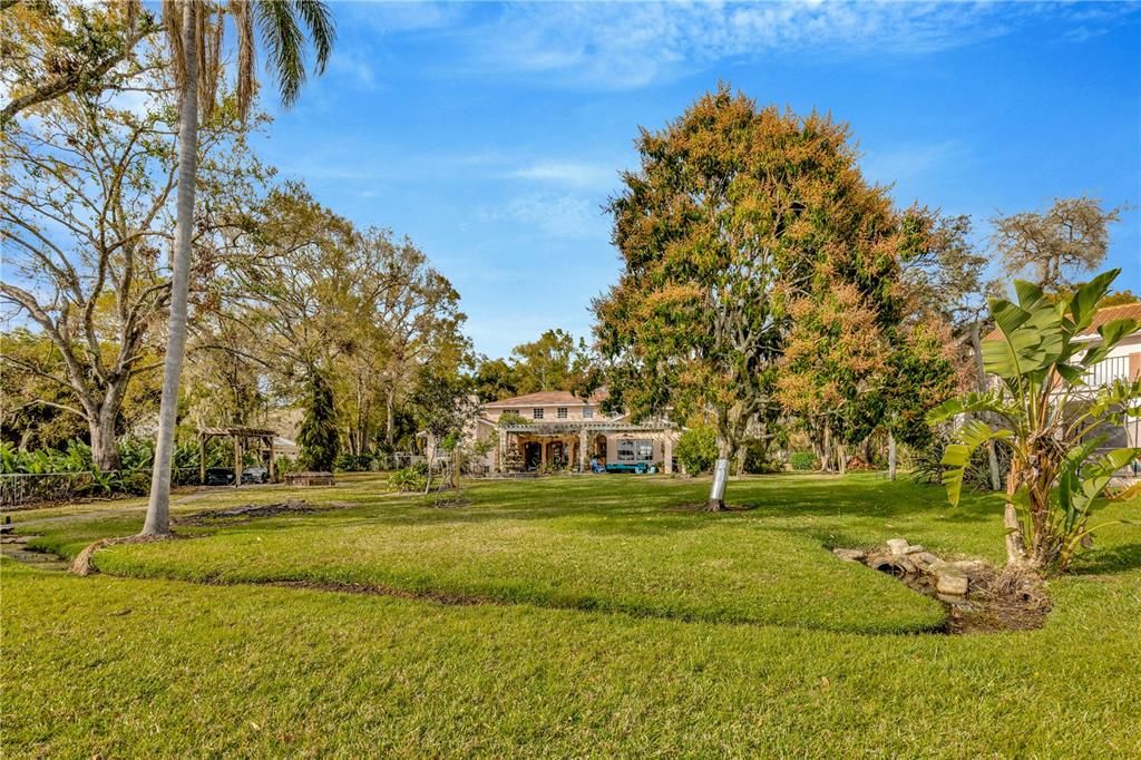 En Venta: $1,400,000 (5 camas, 3 baños, 3350 Pies cuadrados)