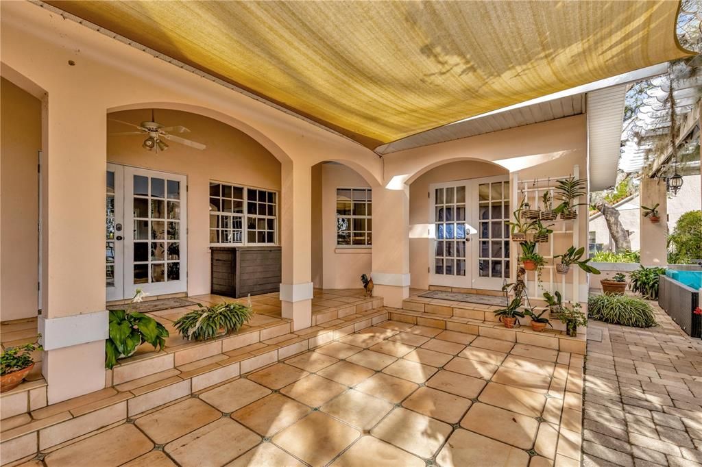 En Venta: $1,400,000 (5 camas, 3 baños, 3350 Pies cuadrados)