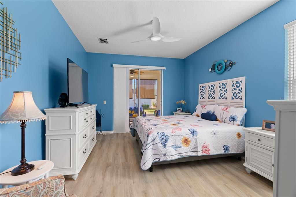 На продажу: $339,000 (3 спален, 2 ванн, 2093 Квадратных фут)