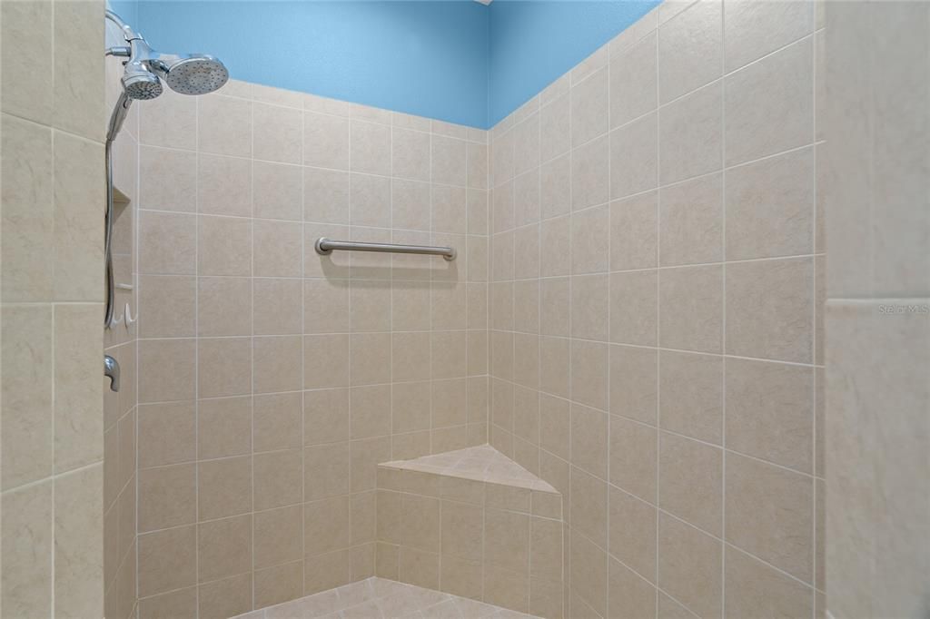 На продажу: $339,000 (3 спален, 2 ванн, 2093 Квадратных фут)