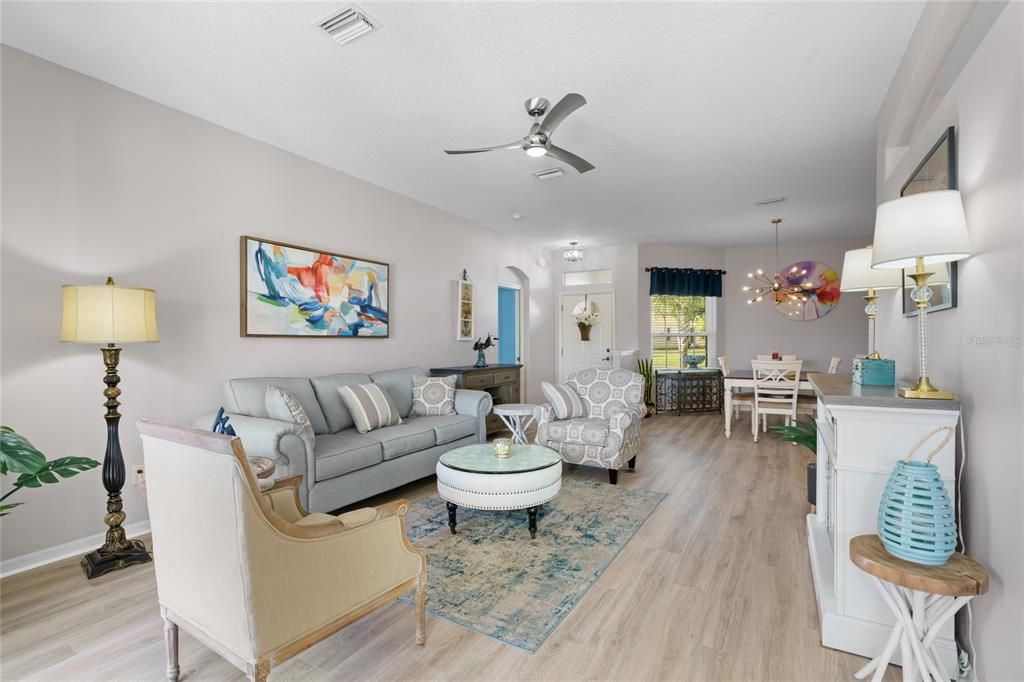 На продажу: $339,000 (3 спален, 2 ванн, 2093 Квадратных фут)