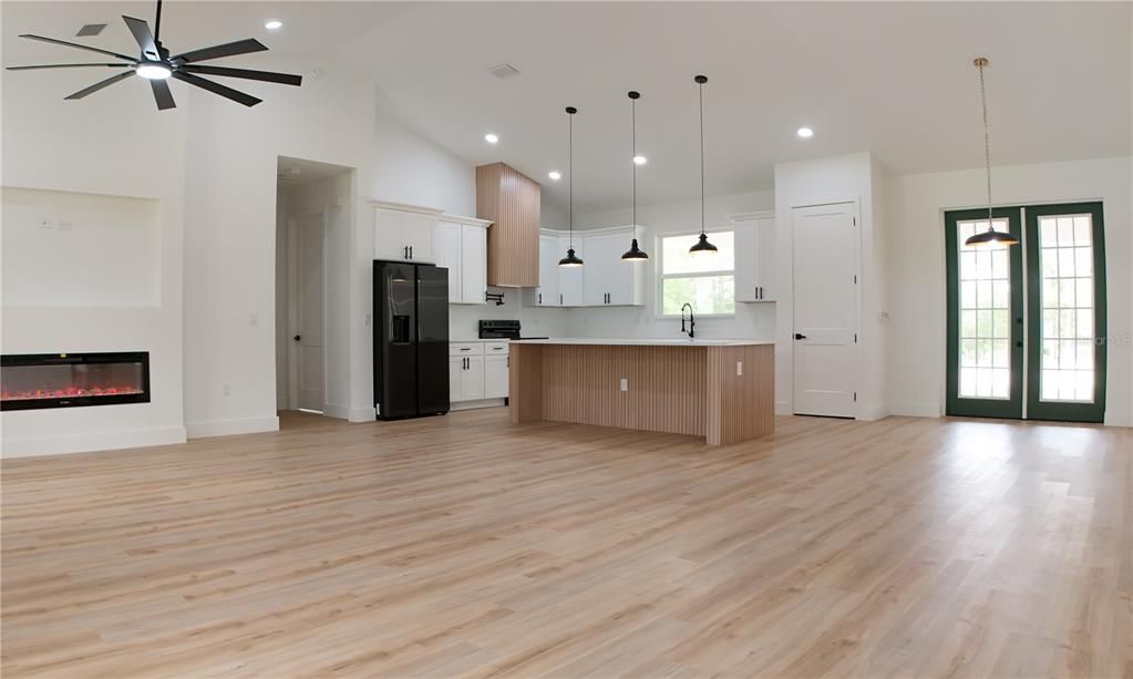 Active With Contract: $489,900 (4 beds, 2 baths, 2073 Square Feet)