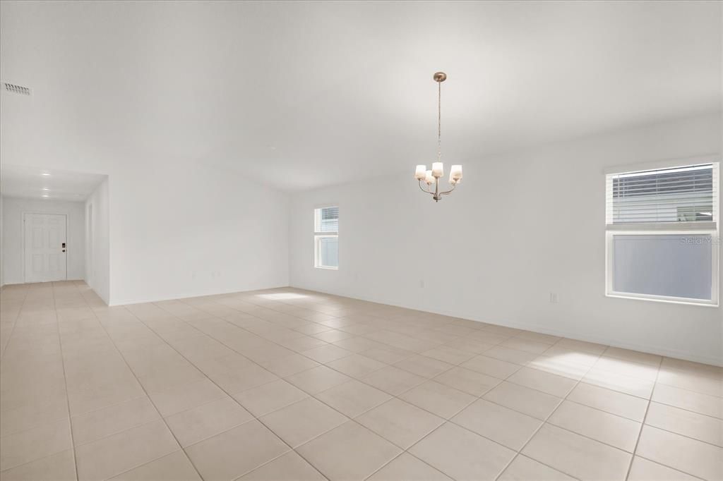 For Sale: $345,380 (4 beds, 2 baths, 1989 Square Feet)