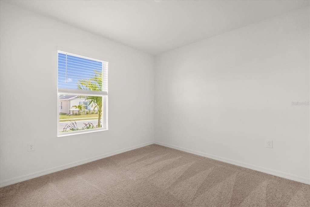 For Sale: $345,380 (4 beds, 2 baths, 1989 Square Feet)