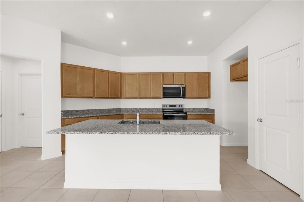 For Sale: $345,380 (4 beds, 2 baths, 1989 Square Feet)