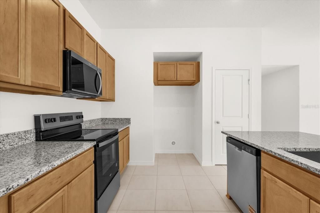 For Sale: $345,380 (4 beds, 2 baths, 1989 Square Feet)