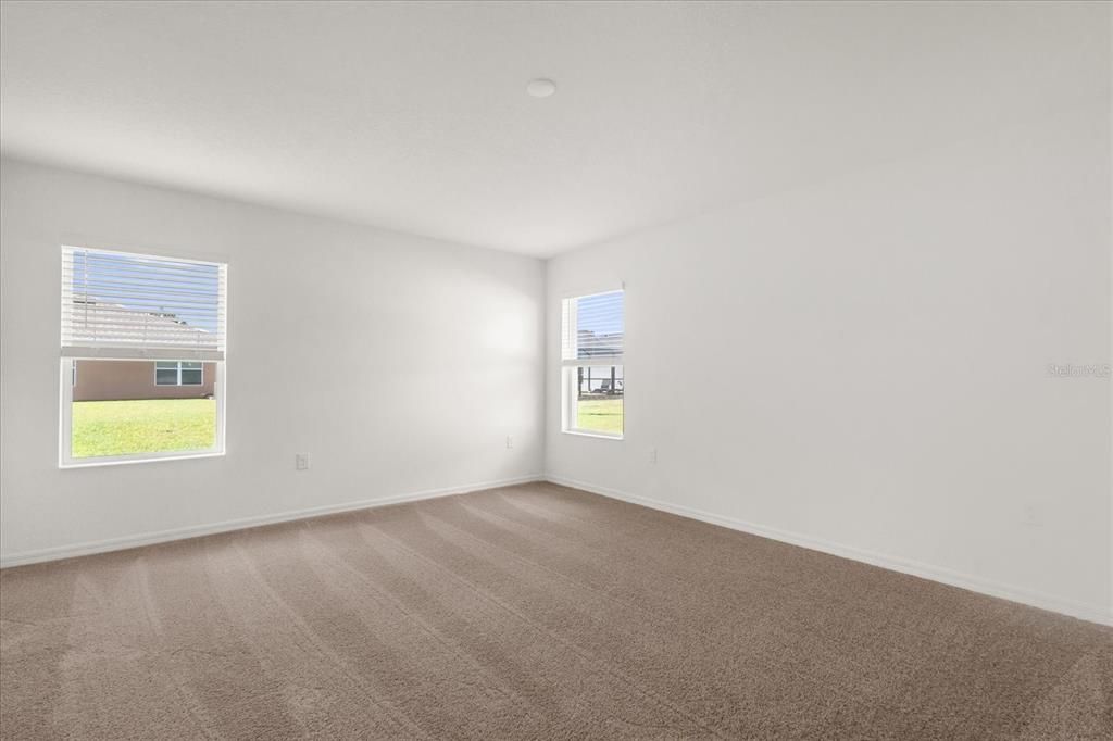 For Sale: $345,380 (4 beds, 2 baths, 1989 Square Feet)