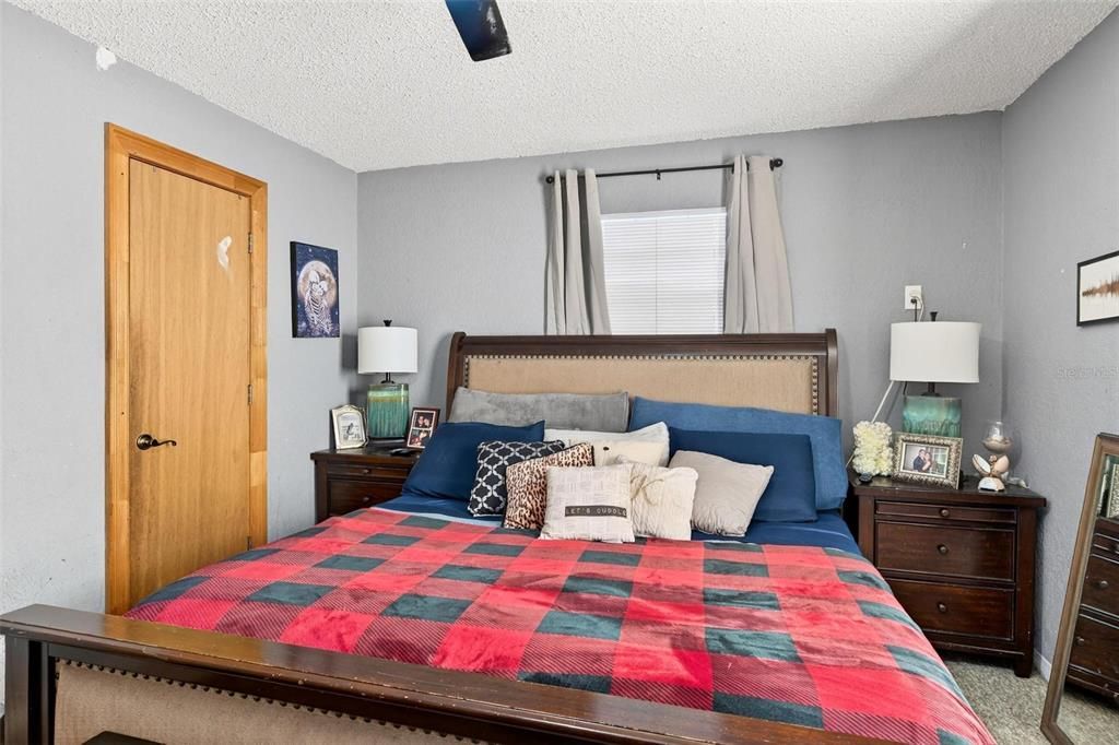 Под контрактом: $319,000 (3 спален, 2 ванн, 1155 Квадратных фут)