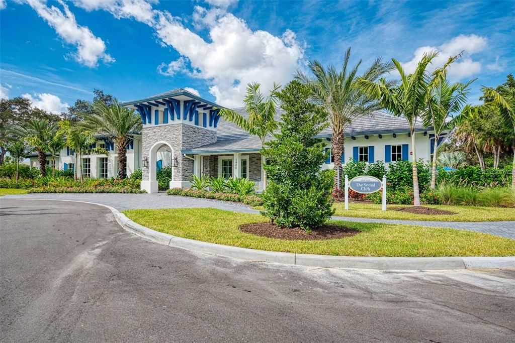 Active With Contract: $385,000 (2 beds, 2 baths, 1523 Square Feet)