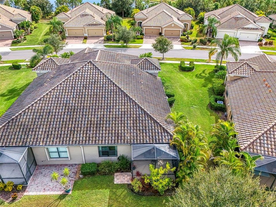 Active With Contract: $385,000 (2 beds, 2 baths, 1523 Square Feet)