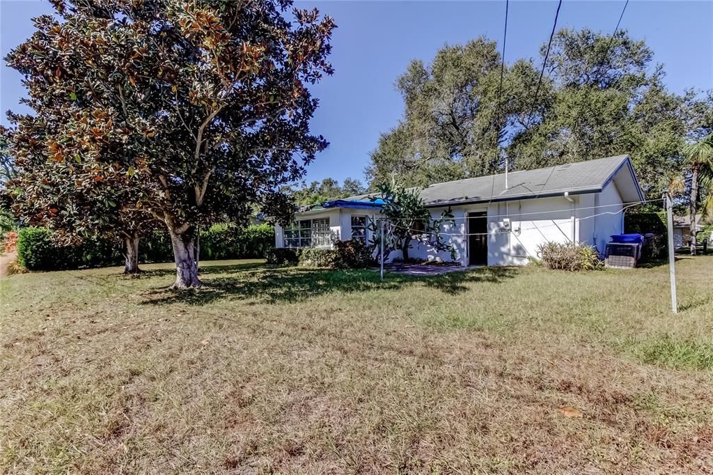 For Sale: $179,900 (2 beds, 1 baths, 1080 Square Feet)