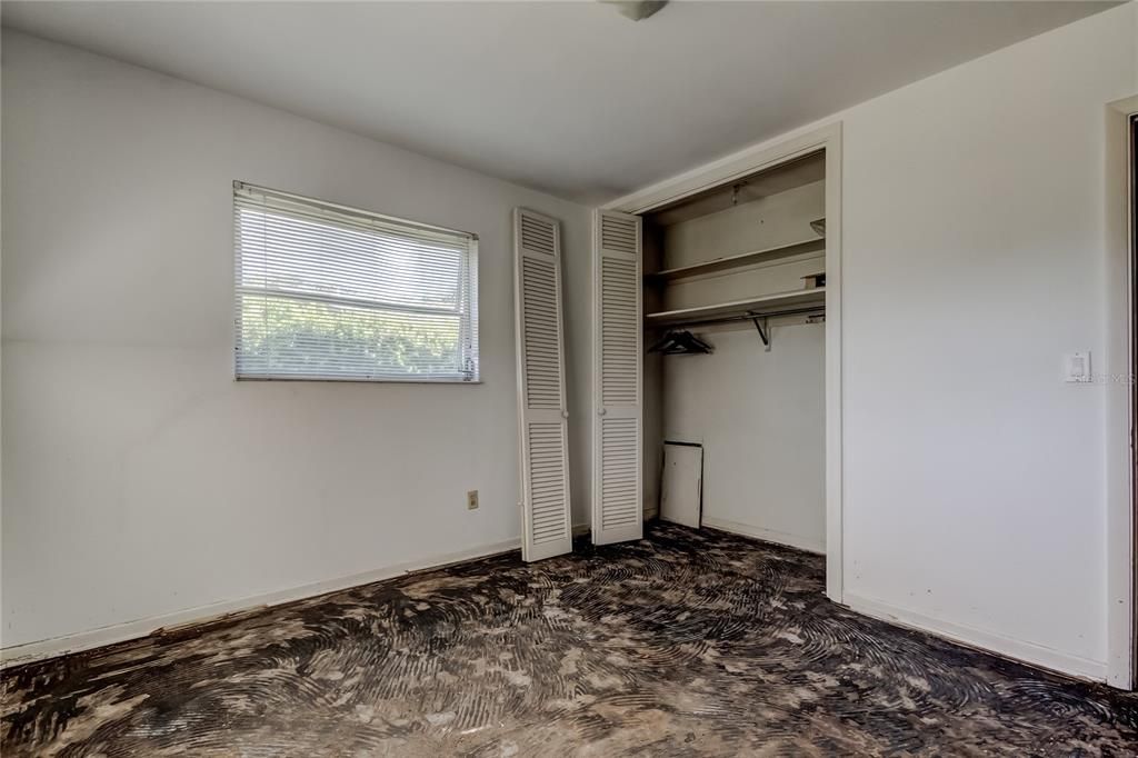 For Sale: $179,900 (2 beds, 1 baths, 1080 Square Feet)