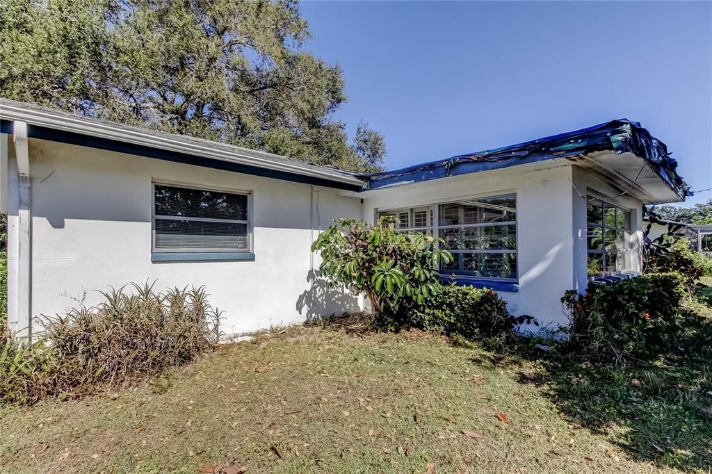 For Sale: $179,900 (2 beds, 1 baths, 1080 Square Feet)