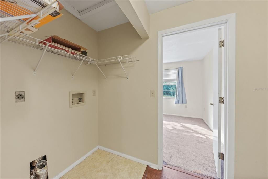 Active With Contract: $285,000 (3 beds, 2 baths, 1564 Square Feet)