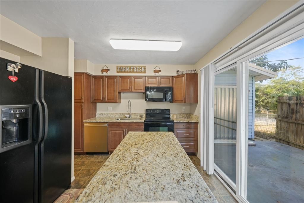 Active With Contract: $285,000 (3 beds, 2 baths, 1564 Square Feet)