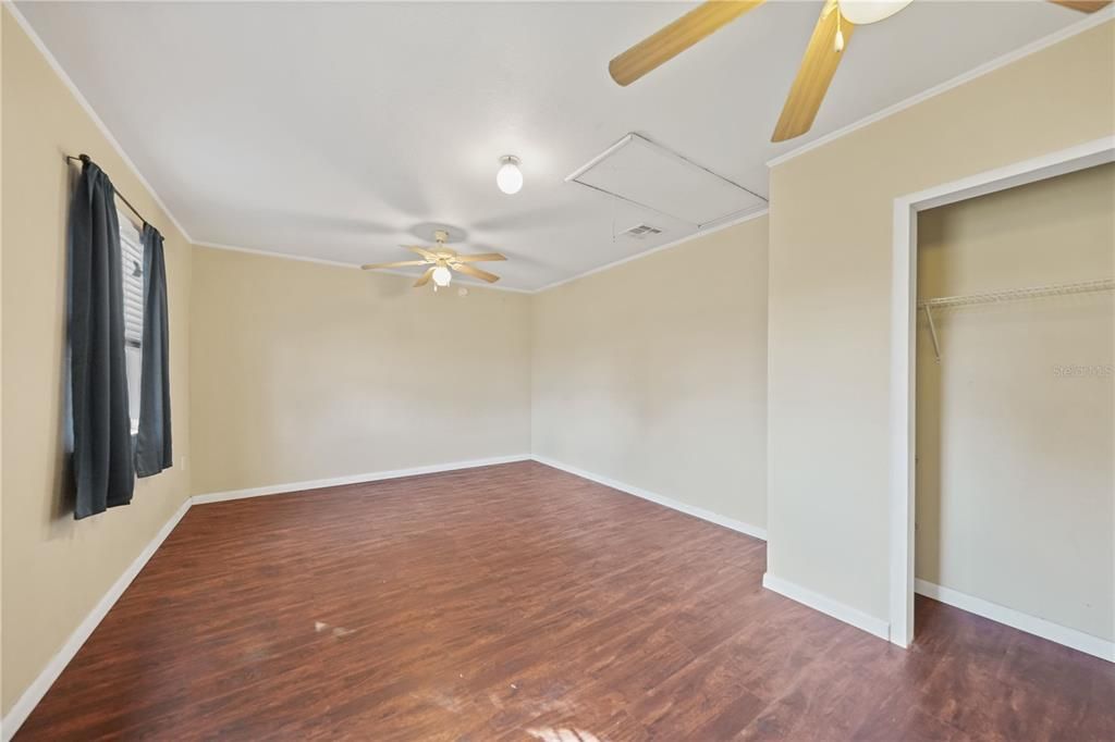 Active With Contract: $285,000 (3 beds, 2 baths, 1564 Square Feet)