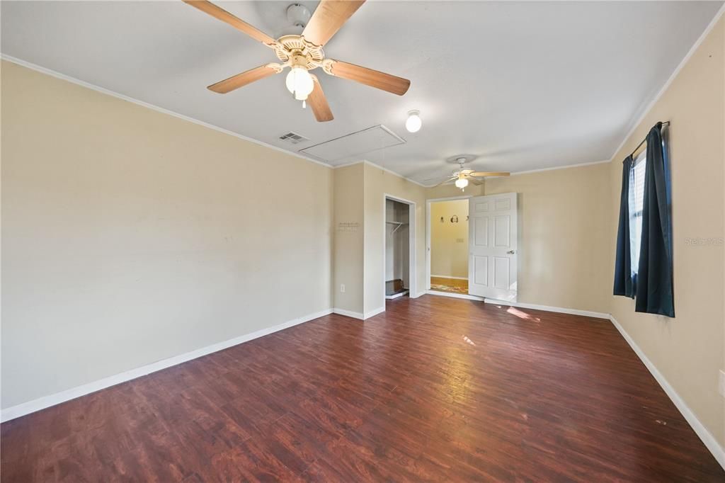 Active With Contract: $285,000 (3 beds, 2 baths, 1564 Square Feet)