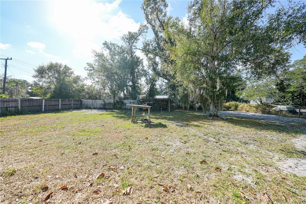 Active With Contract: $285,000 (3 beds, 2 baths, 1564 Square Feet)