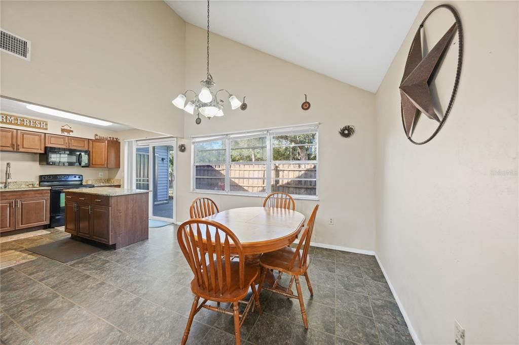 Active With Contract: $285,000 (3 beds, 2 baths, 1564 Square Feet)