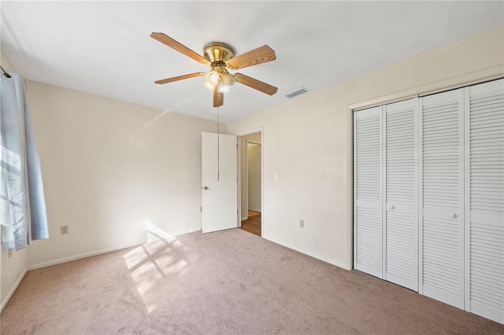 Active With Contract: $285,000 (3 beds, 2 baths, 1564 Square Feet)