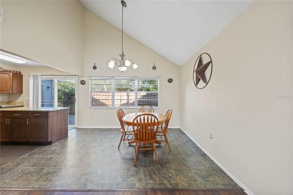 Active With Contract: $285,000 (3 beds, 2 baths, 1564 Square Feet)