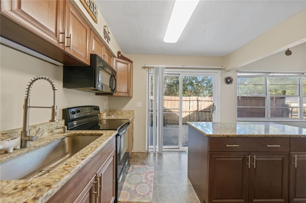 Active With Contract: $285,000 (3 beds, 2 baths, 1564 Square Feet)