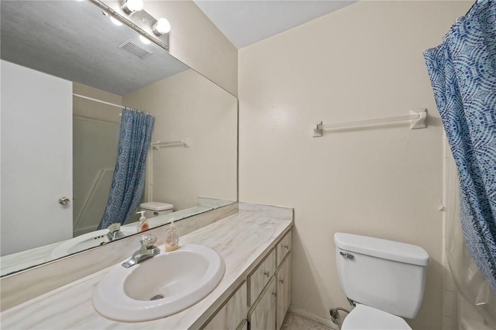 Active With Contract: $285,000 (3 beds, 2 baths, 1564 Square Feet)