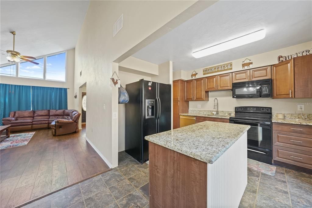 Active With Contract: $285,000 (3 beds, 2 baths, 1564 Square Feet)