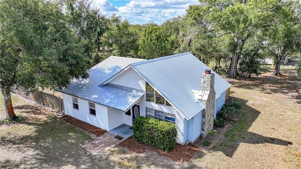 Active With Contract: $285,000 (3 beds, 2 baths, 1564 Square Feet)