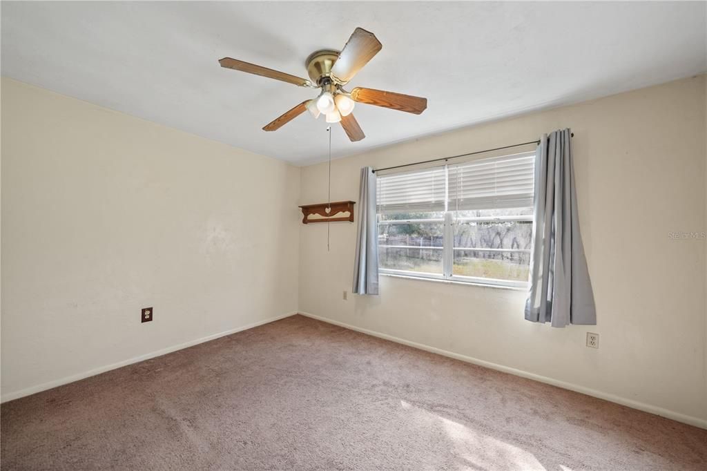 Active With Contract: $285,000 (3 beds, 2 baths, 1564 Square Feet)