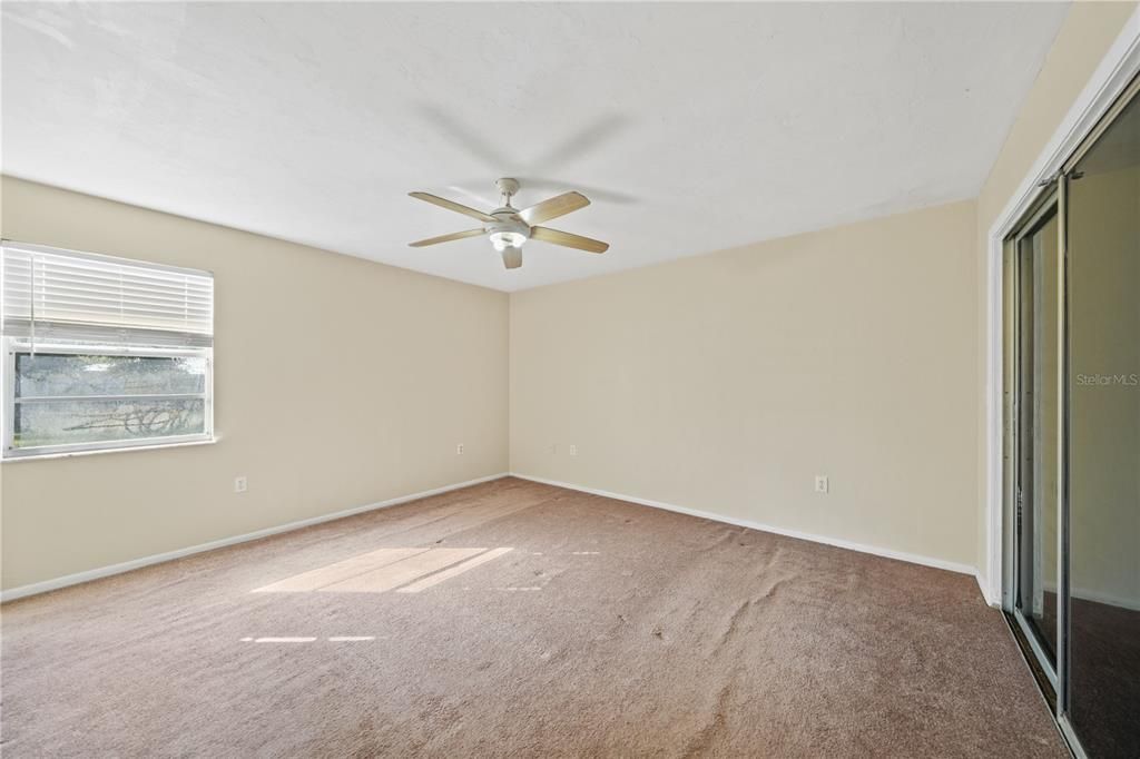 Active With Contract: $285,000 (3 beds, 2 baths, 1564 Square Feet)