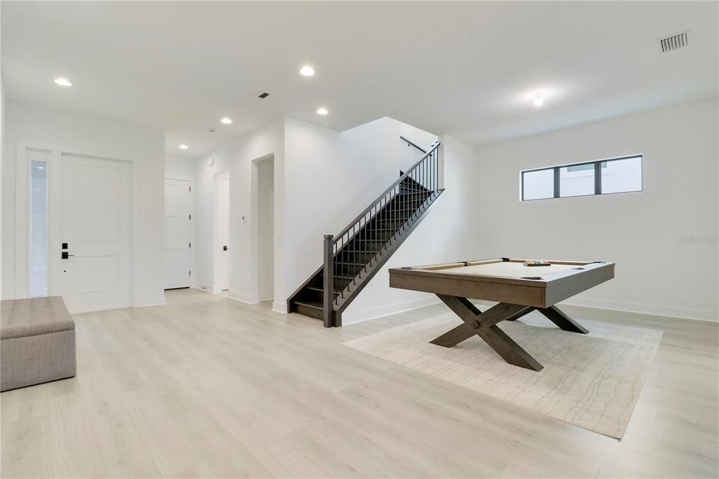 合同活跃: $1,450,000 (3 贝兹, 3 浴室, 3162 平方英尺)