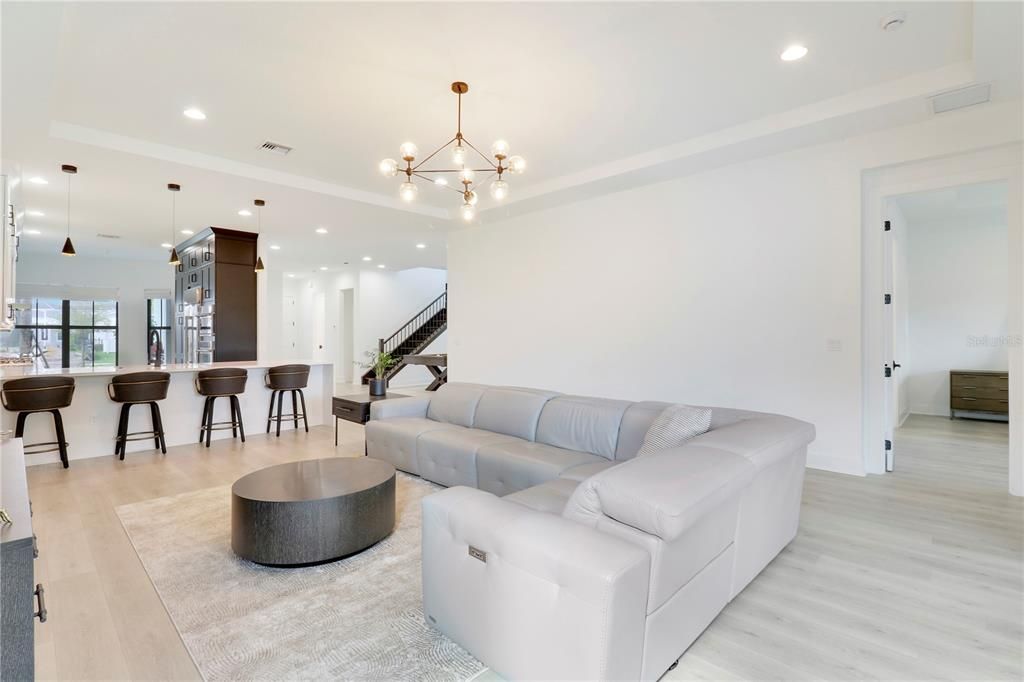 合同活跃: $1,450,000 (3 贝兹, 3 浴室, 3162 平方英尺)