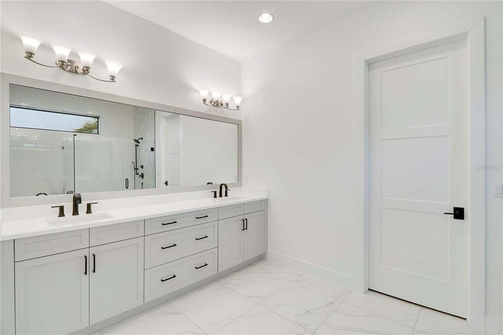 合同活跃: $1,450,000 (3 贝兹, 3 浴室, 3162 平方英尺)