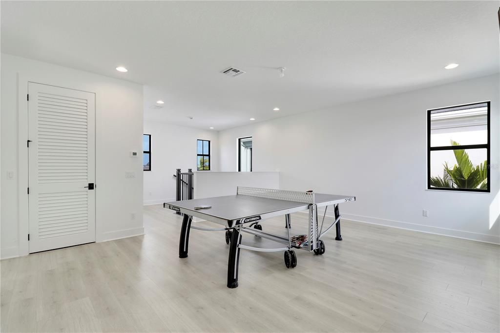 合同活跃: $1,450,000 (3 贝兹, 3 浴室, 3162 平方英尺)