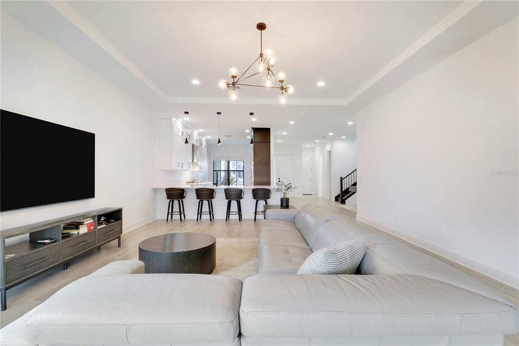 合同活跃: $1,450,000 (3 贝兹, 3 浴室, 3162 平方英尺)