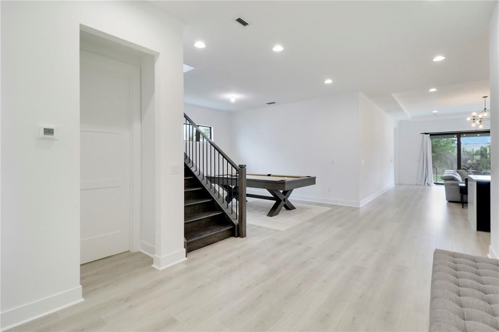 合同活跃: $1,450,000 (3 贝兹, 3 浴室, 3162 平方英尺)