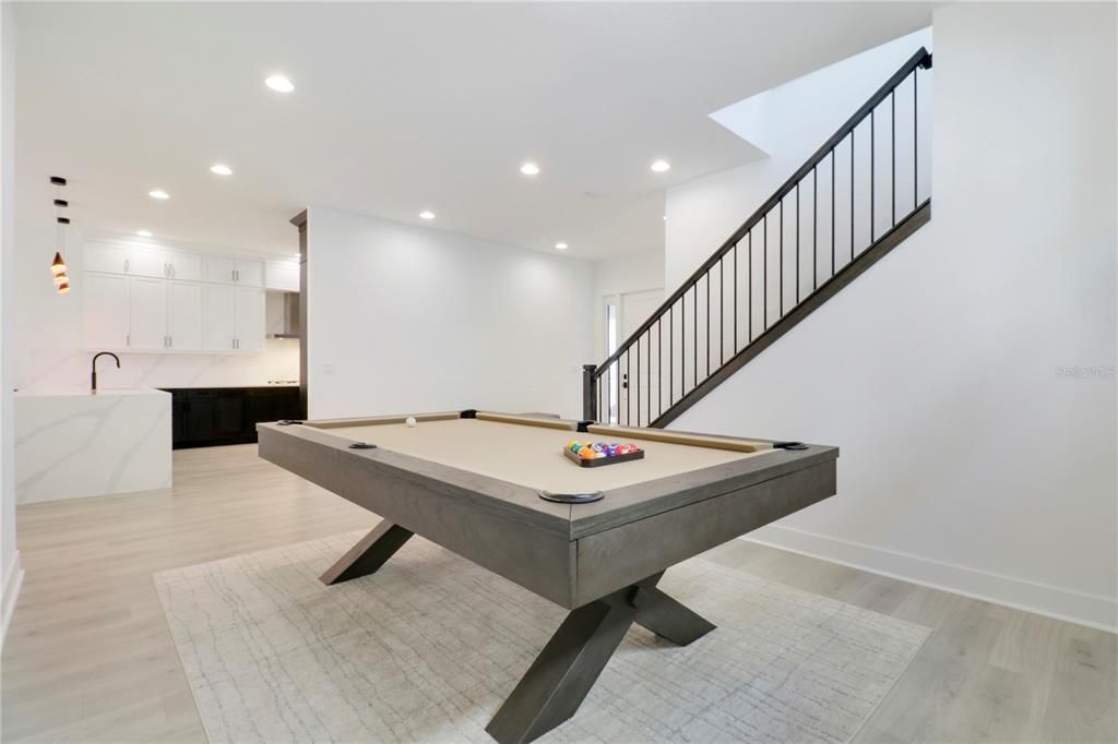 合同活跃: $1,450,000 (3 贝兹, 3 浴室, 3162 平方英尺)