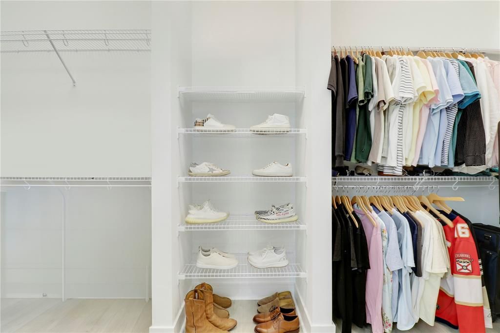 合同活跃: $1,450,000 (3 贝兹, 3 浴室, 3162 平方英尺)