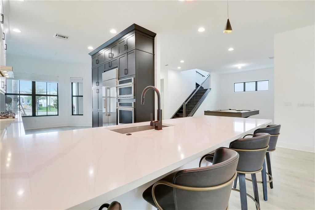 合同活跃: $1,450,000 (3 贝兹, 3 浴室, 3162 平方英尺)