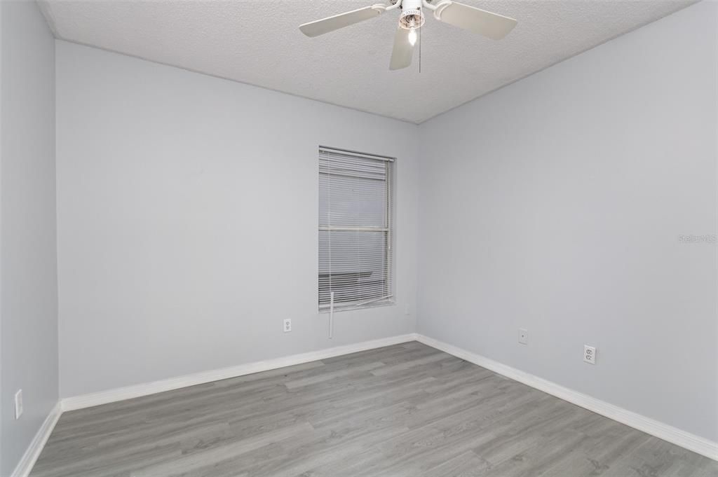 Под контрактом: $340,000 (3 спален, 2 ванн, 1300 Квадратных фут)