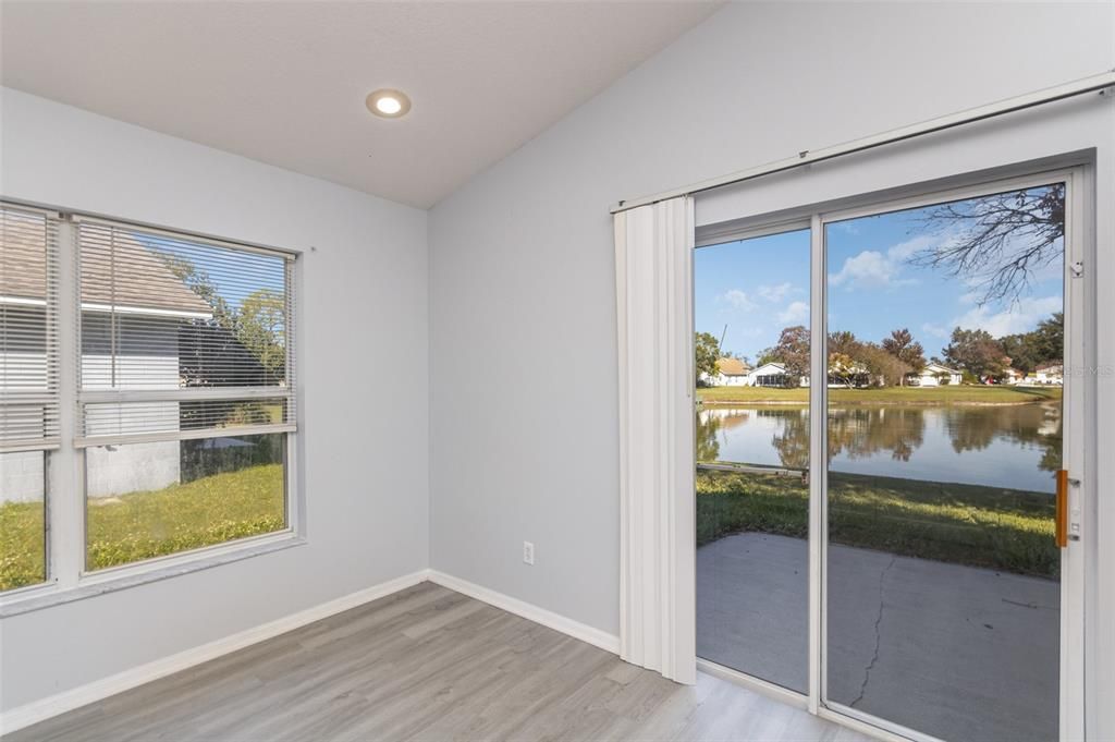 Под контрактом: $340,000 (3 спален, 2 ванн, 1300 Квадратных фут)