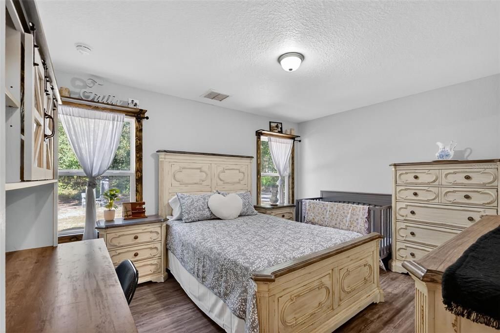 Activo con contrato: $235,000 (3 camas, 2 baños, 1079 Pies cuadrados)