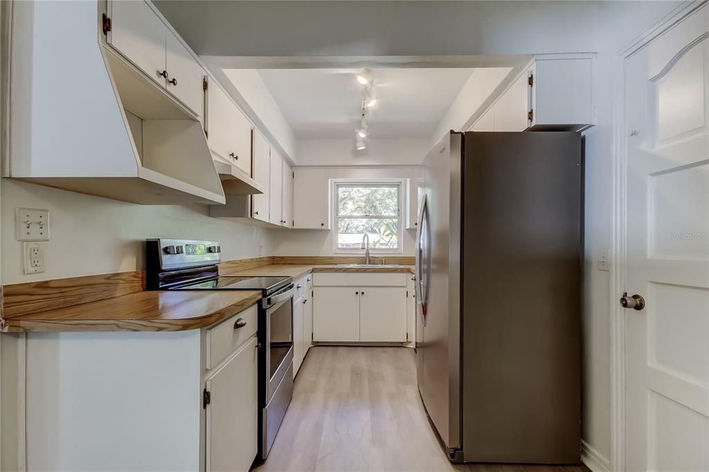 En Venta: $399,900 (2 camas, 2 baños, 1434 Pies cuadrados)