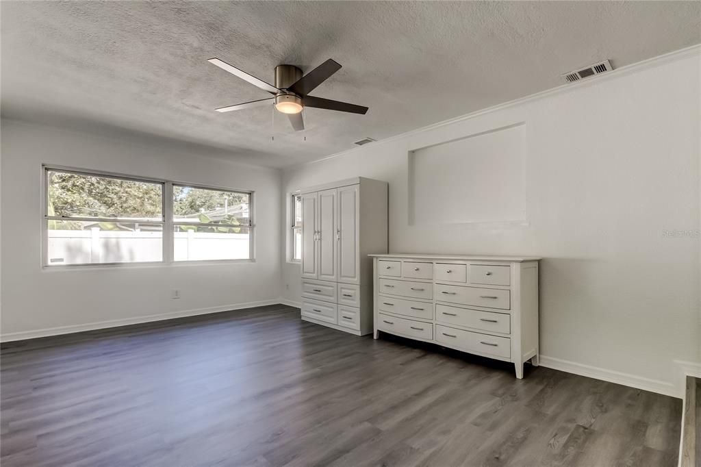 En Venta: $399,900 (2 camas, 2 baños, 1434 Pies cuadrados)