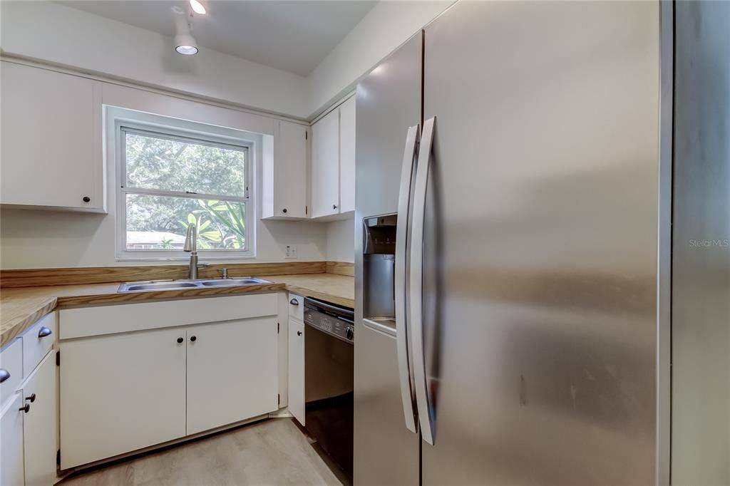 En Venta: $399,900 (2 camas, 2 baños, 1434 Pies cuadrados)