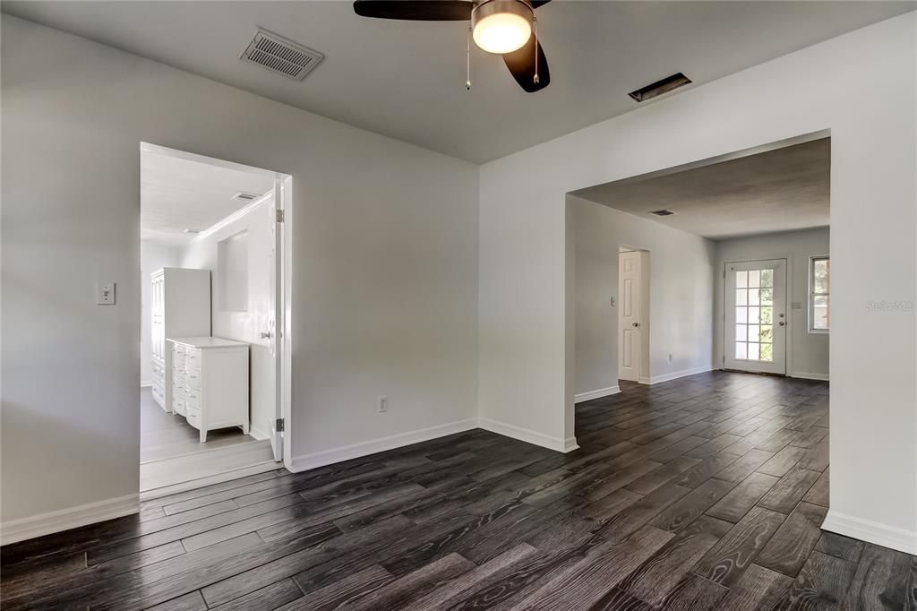 En Venta: $399,900 (2 camas, 2 baños, 1434 Pies cuadrados)