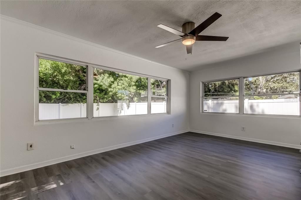 En Venta: $399,900 (2 camas, 2 baños, 1434 Pies cuadrados)